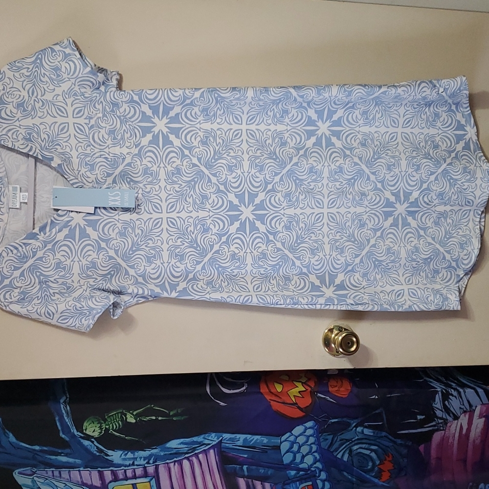 Nwt xxs Lularoe Dream Kymbrie nightgown